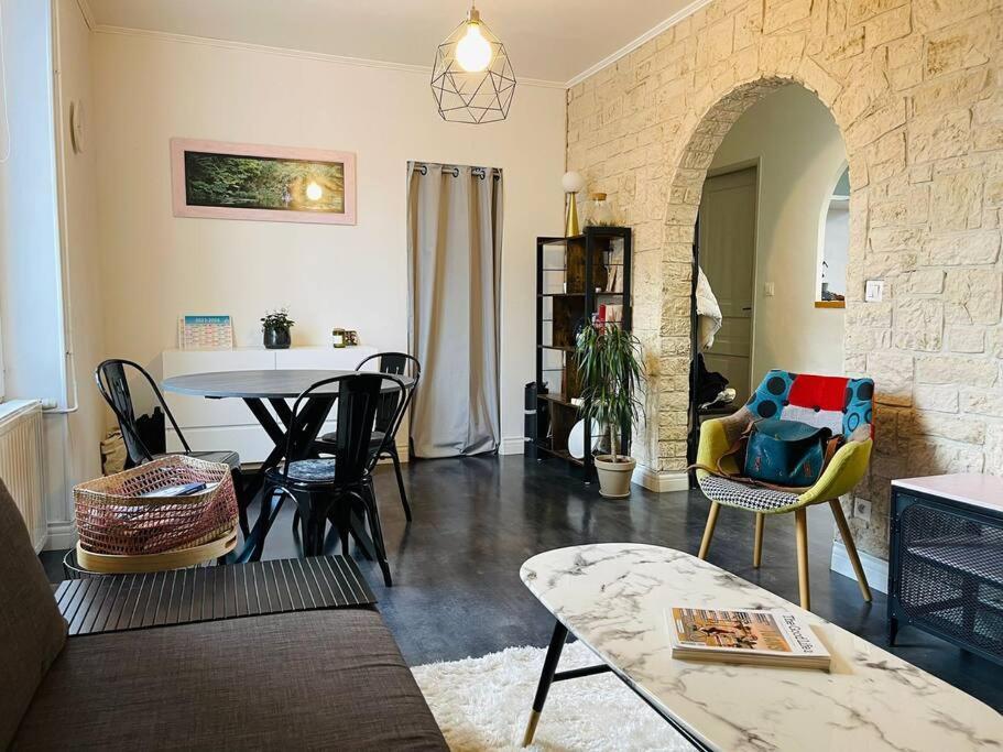 Chaleureux Appart, Proche De La Loire Avec Parking Orleans Luaran gambar